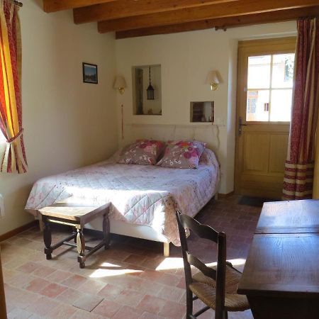 Bed and Breakfast Au Grand Pre Theillay Екстер'єр фото